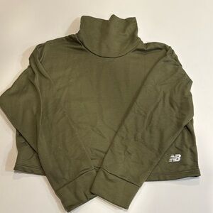 New Balance Cropped Sweatshirt - XL